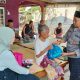 Polsek Prabarda Berikan Bantuan Paket Sembako Dan Layanan Pengobatan Gratis Bagi Lansia